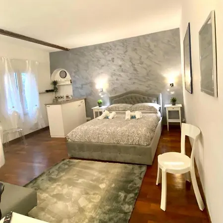 Apartment Navona Viola