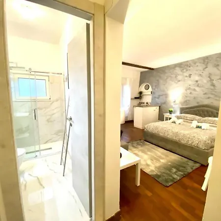 Navona Viola Apartment *