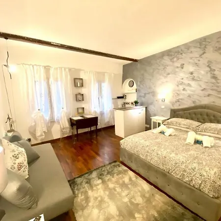Navona Viola Apartment *